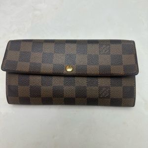 Louis Vuitton Damier wallet